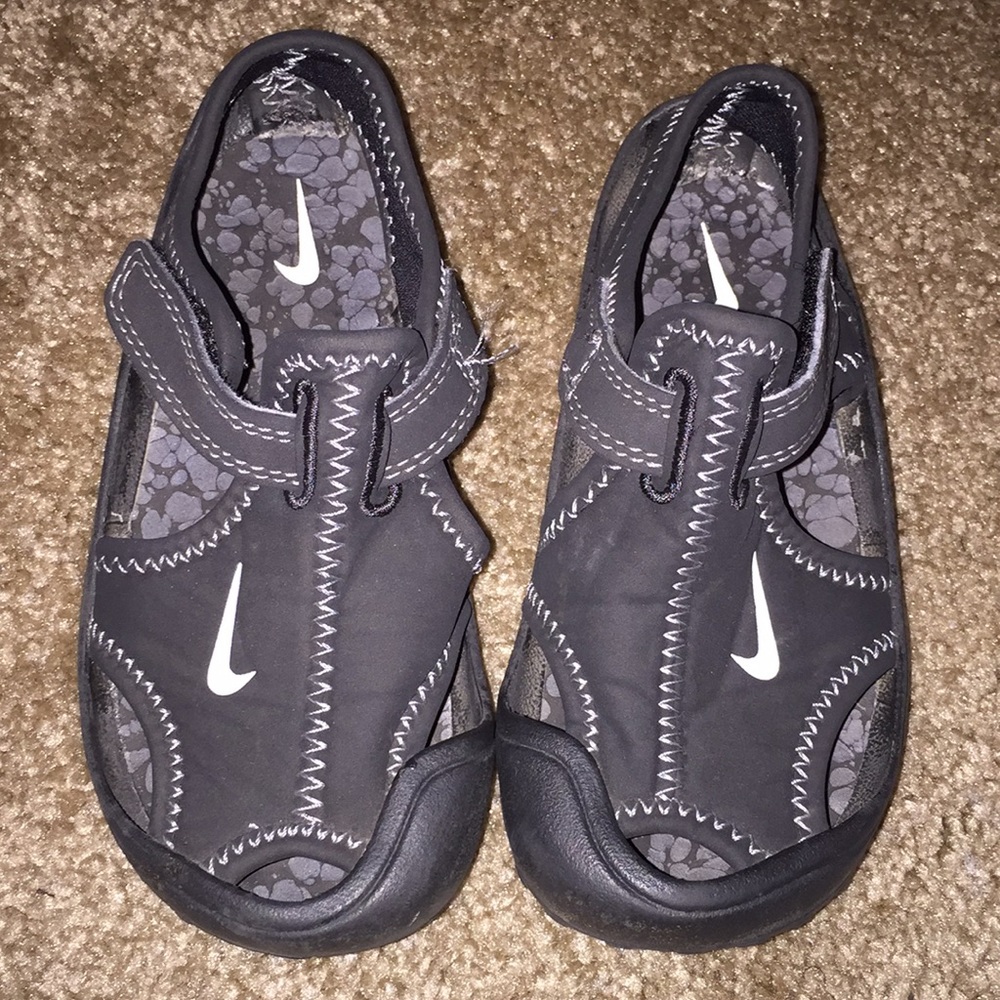 Nike toddler sandals